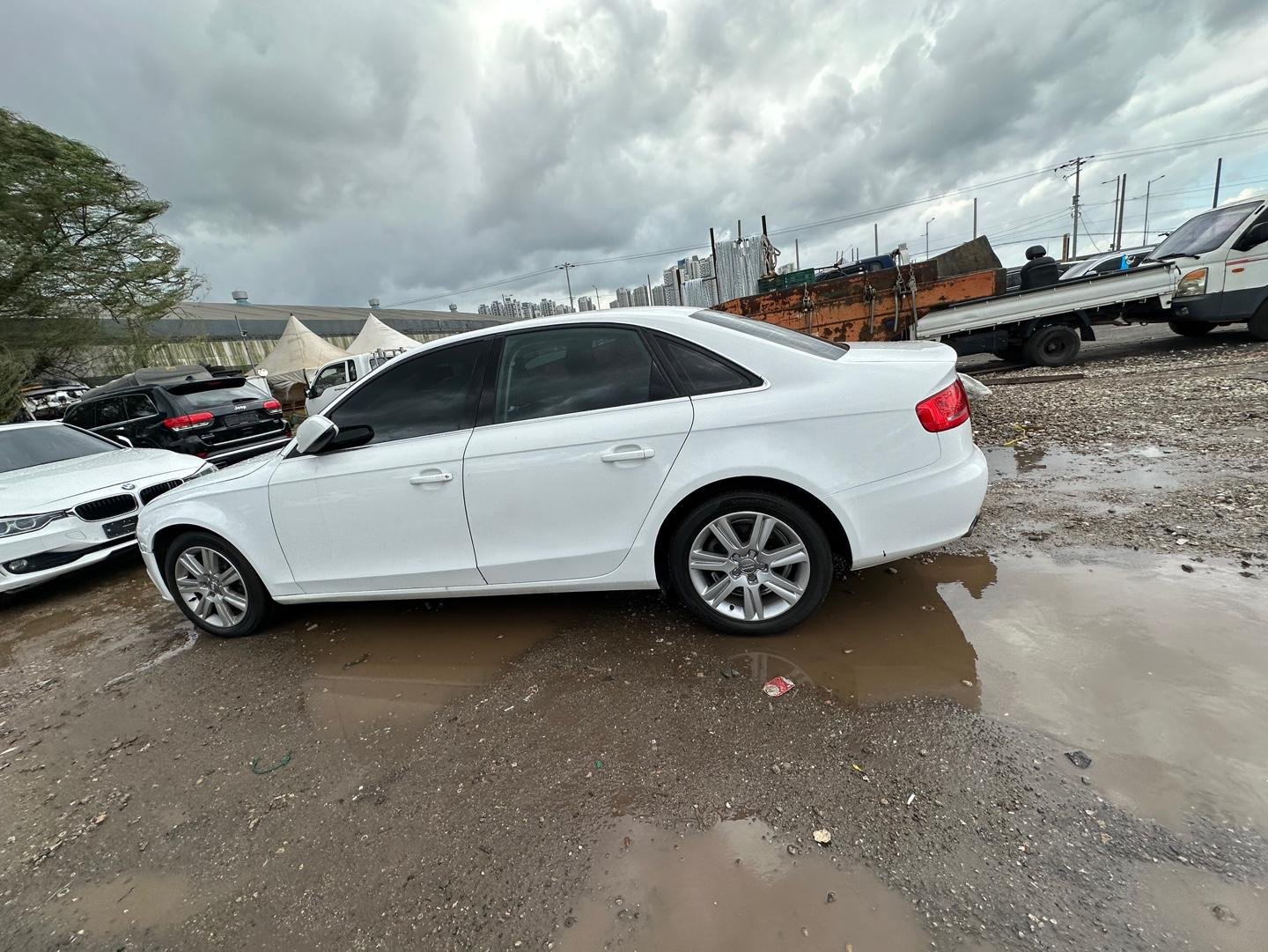 Audi A4 2.0 TFSI 2009 - white — Korean used car export by HD Trading (photo 3)