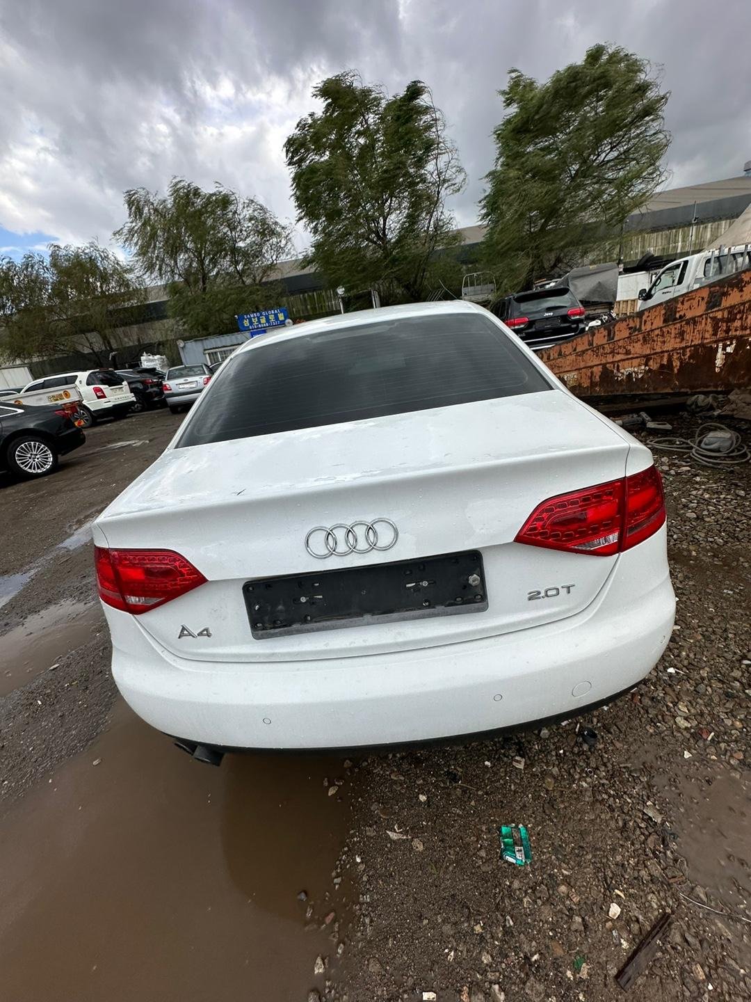 Audi A4 2.0 TFSI 2009 - white — Korean used car export by HD Trading (photo 4)