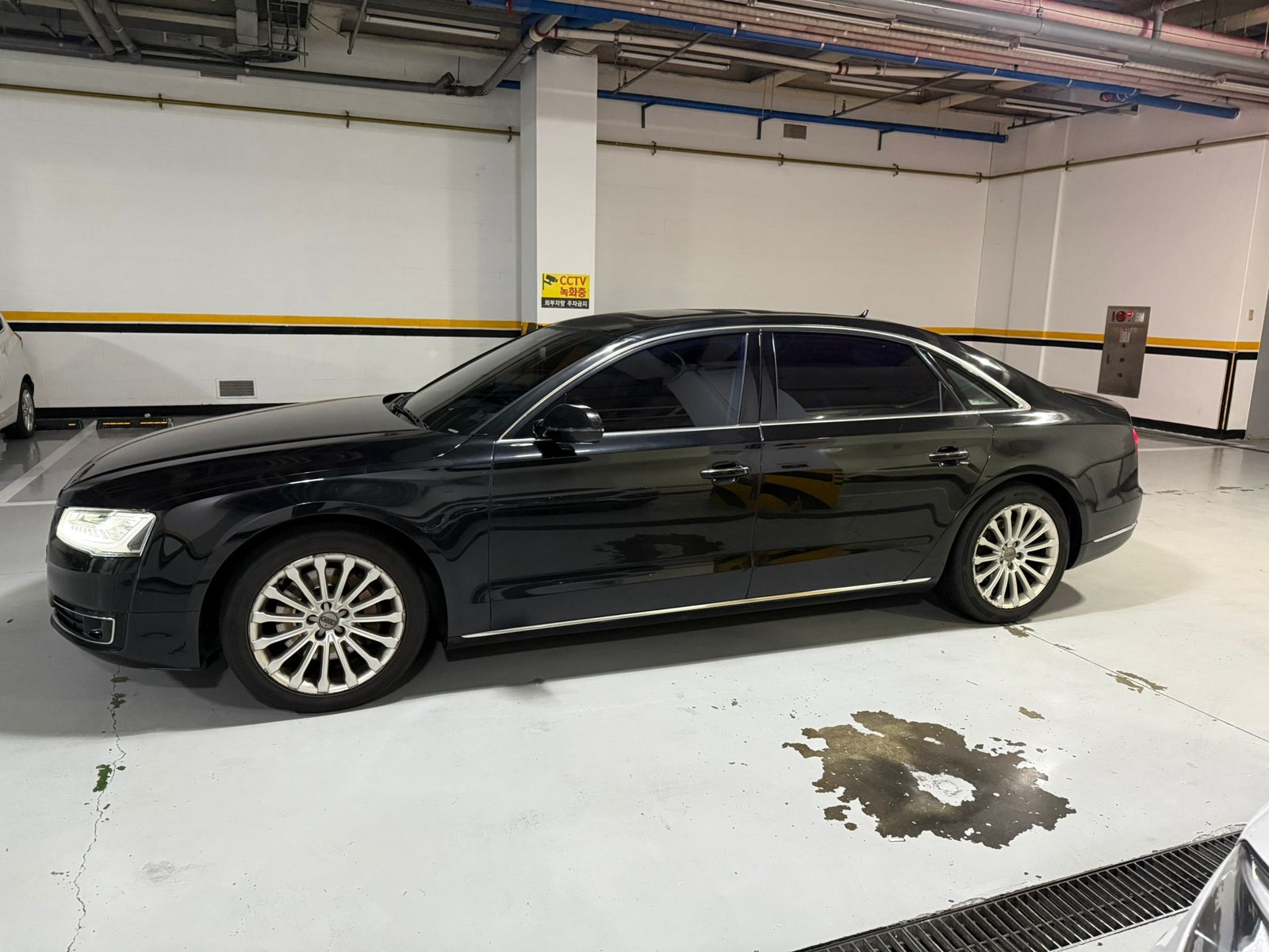 Audi A8 L 50 TDI quattro 2015 - Black — Korean used car export by HD Trading (photo 2)