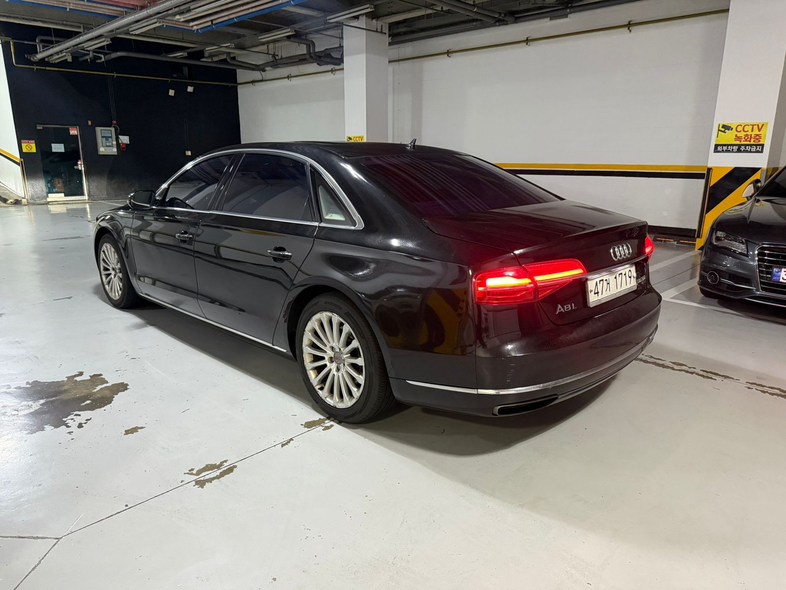 Audi A8 L 50 TDI quattro 2015 - Black — Korean used car export by HD Trading (photo 3)