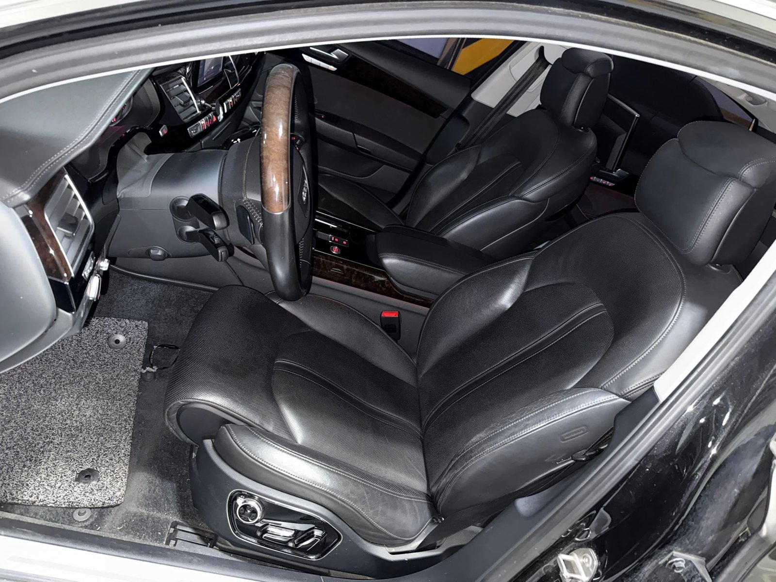 Audi A8 L 50 TDI quattro 2015 - Black — Korean used car export by HD Trading (photo 7)