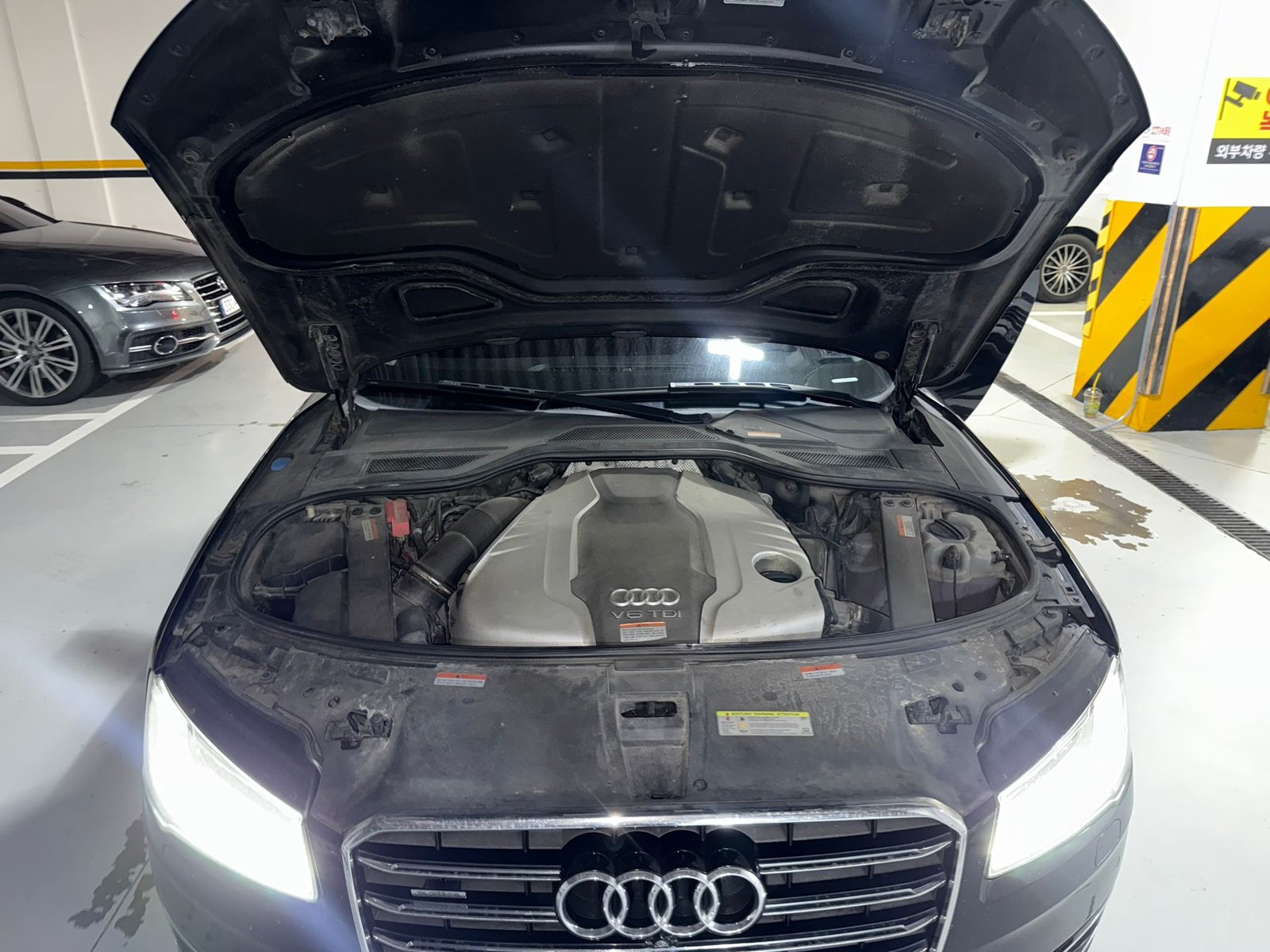 Audi A8 L 50 TDI quattro 2015 - Black — Korean used car export by HD Trading (photo 11)