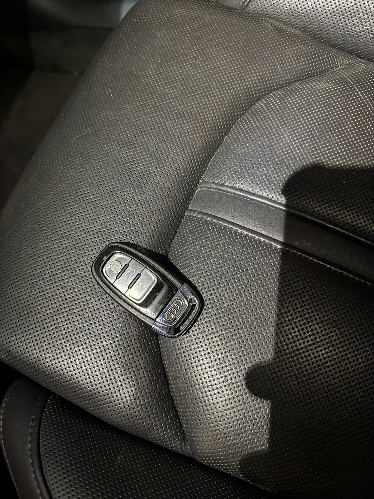 Audi A8 L 50 TDI quattro 2015 - Black — Korean used car export by HD Trading (photo 12)