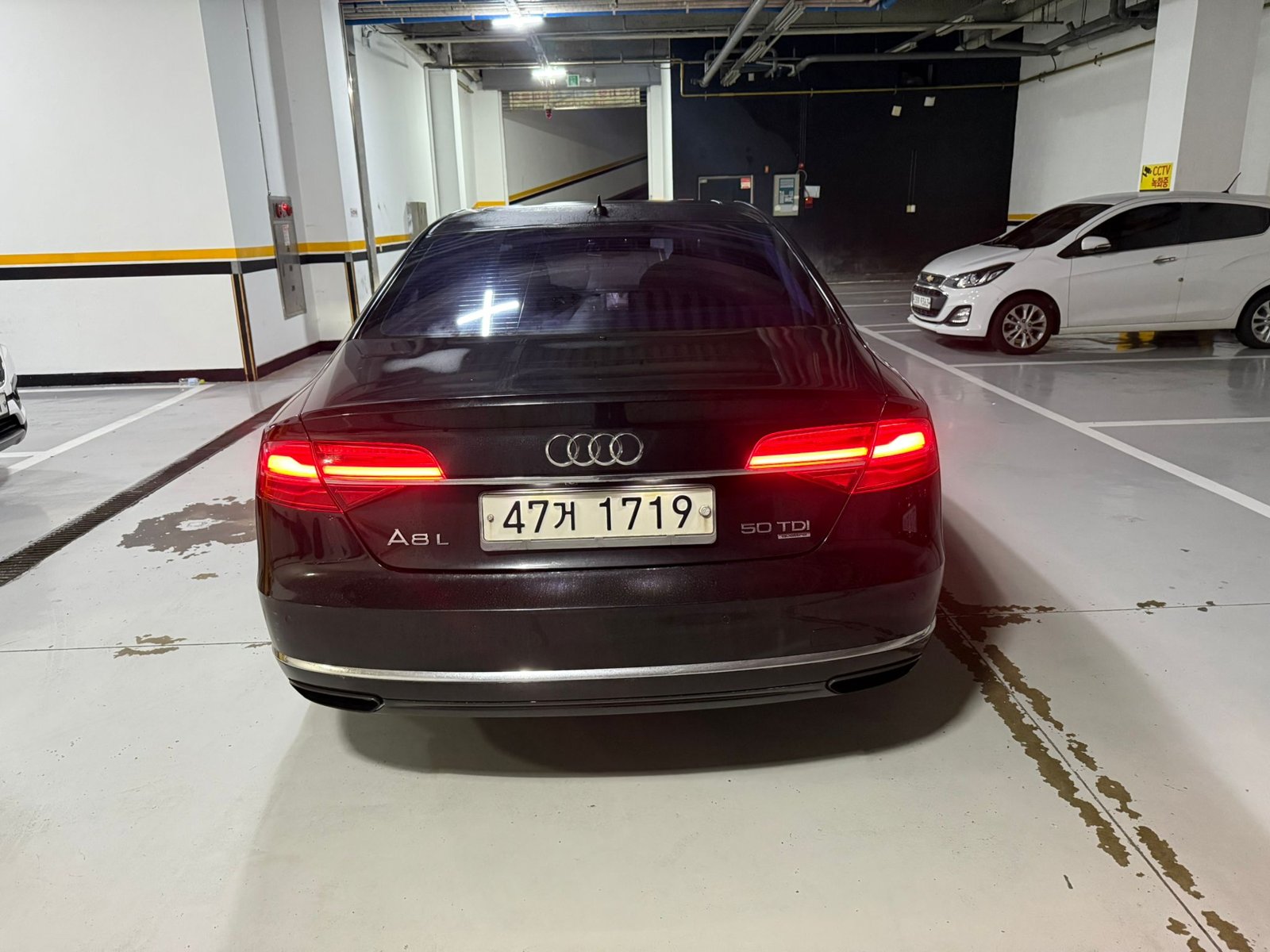 Audi A8 L 50 TDI quattro 2015 - Black — Korean used car export by HD Trading (photo 13)