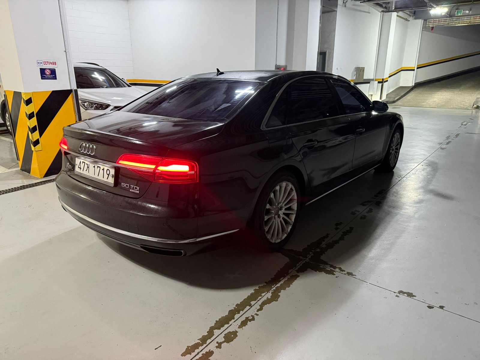 Audi A8 L 50 TDI quattro 2015 - Black — Korean used car export by HD Trading (photo 18)
