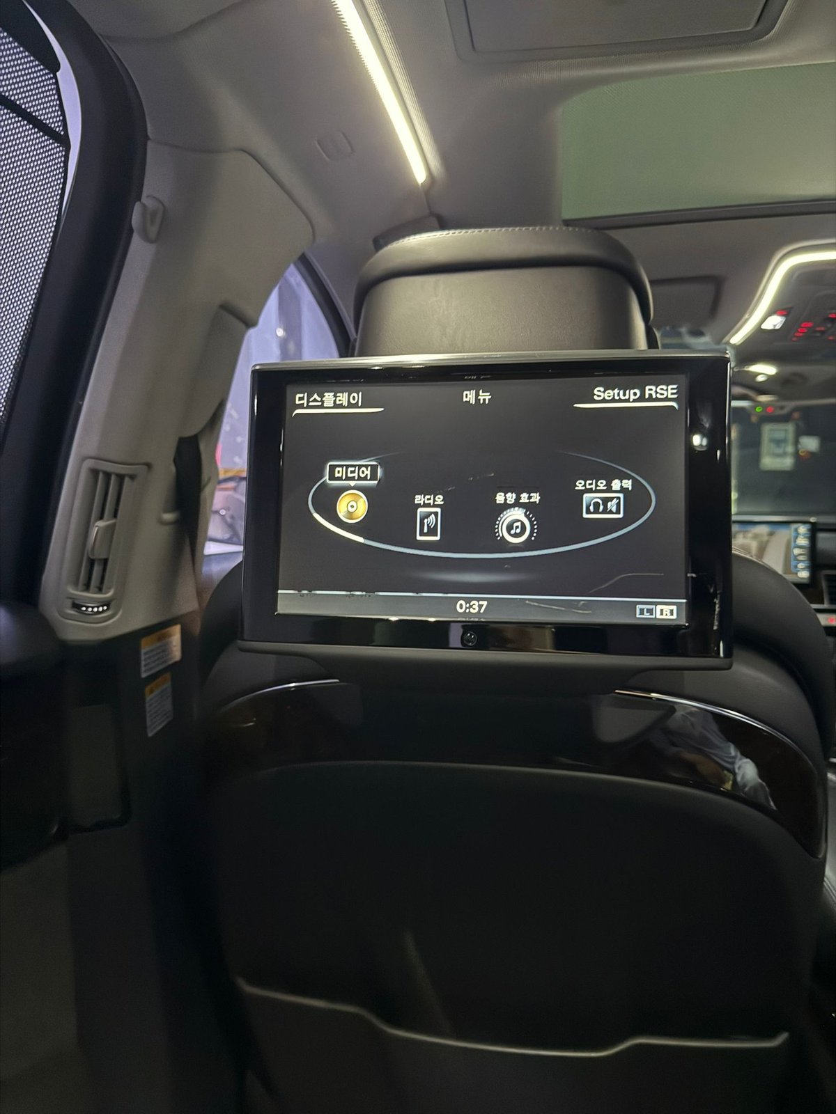 Audi A8 L 50 TDI quattro 2015 - Black — Korean used car export by HD Trading (photo 23)