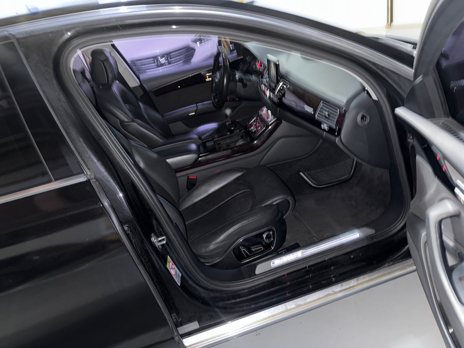 Audi A8 L 50 TDI quattro 2015 - Black — Korean used car export by HD Trading (photo 26)