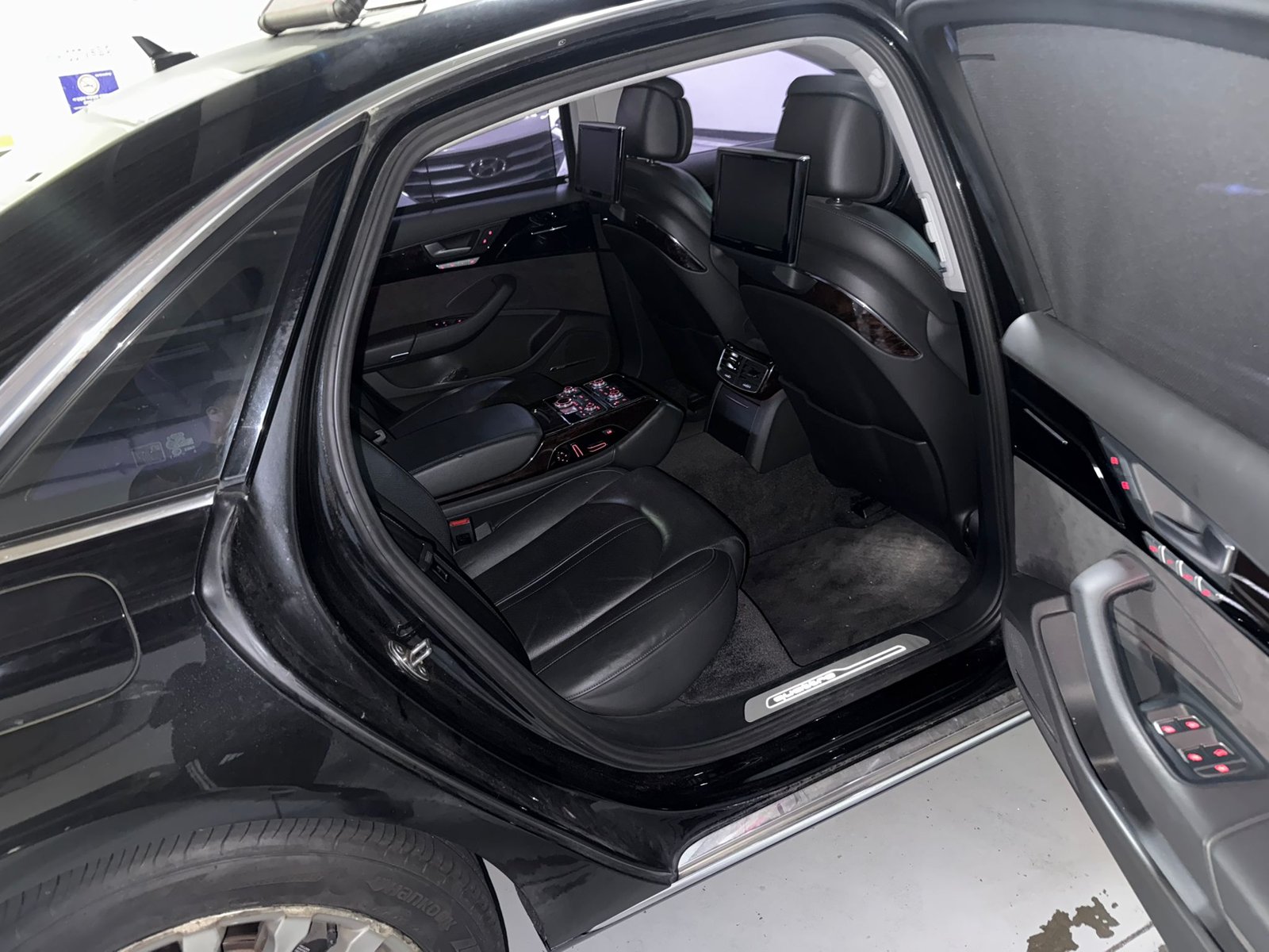 Audi A8 L 50 TDI quattro 2015 - Black — Korean used car export by HD Trading (photo 28)