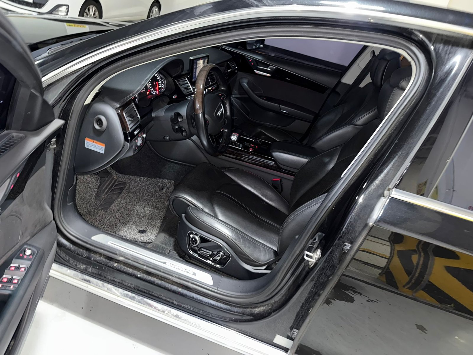 Audi A8 L 50 TDI quattro 2015 - Black — Korean used car export by HD Trading (photo 32)