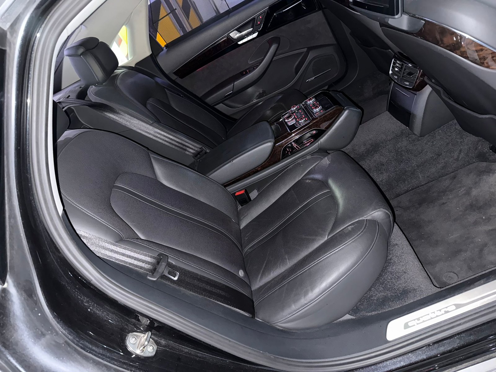 Audi A8 L 50 TDI quattro 2015 - Black — Korean used car export by HD Trading (photo 33)