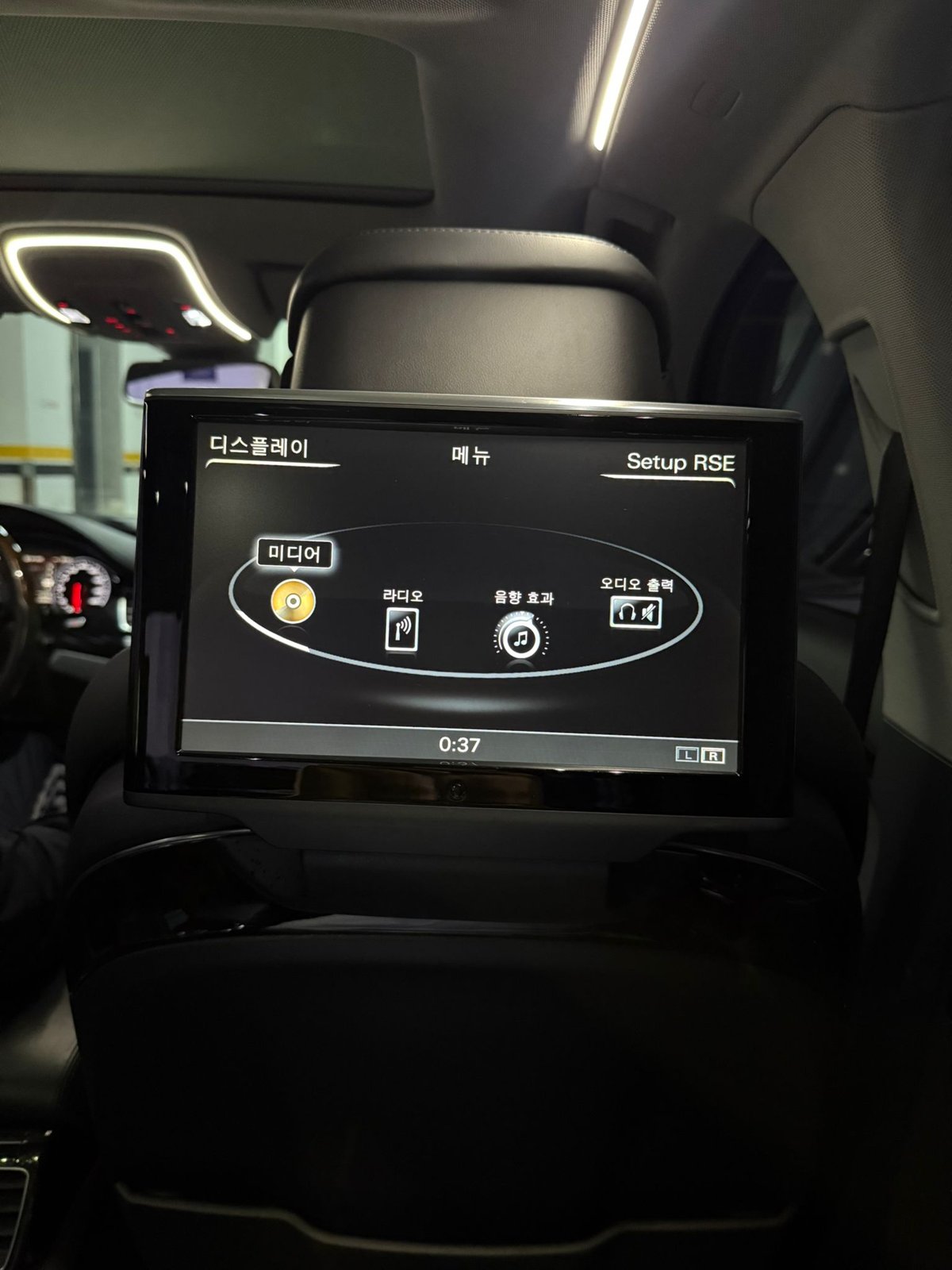 Audi A8 L 50 TDI quattro 2015 - Black — Korean used car export by HD Trading (photo 35)