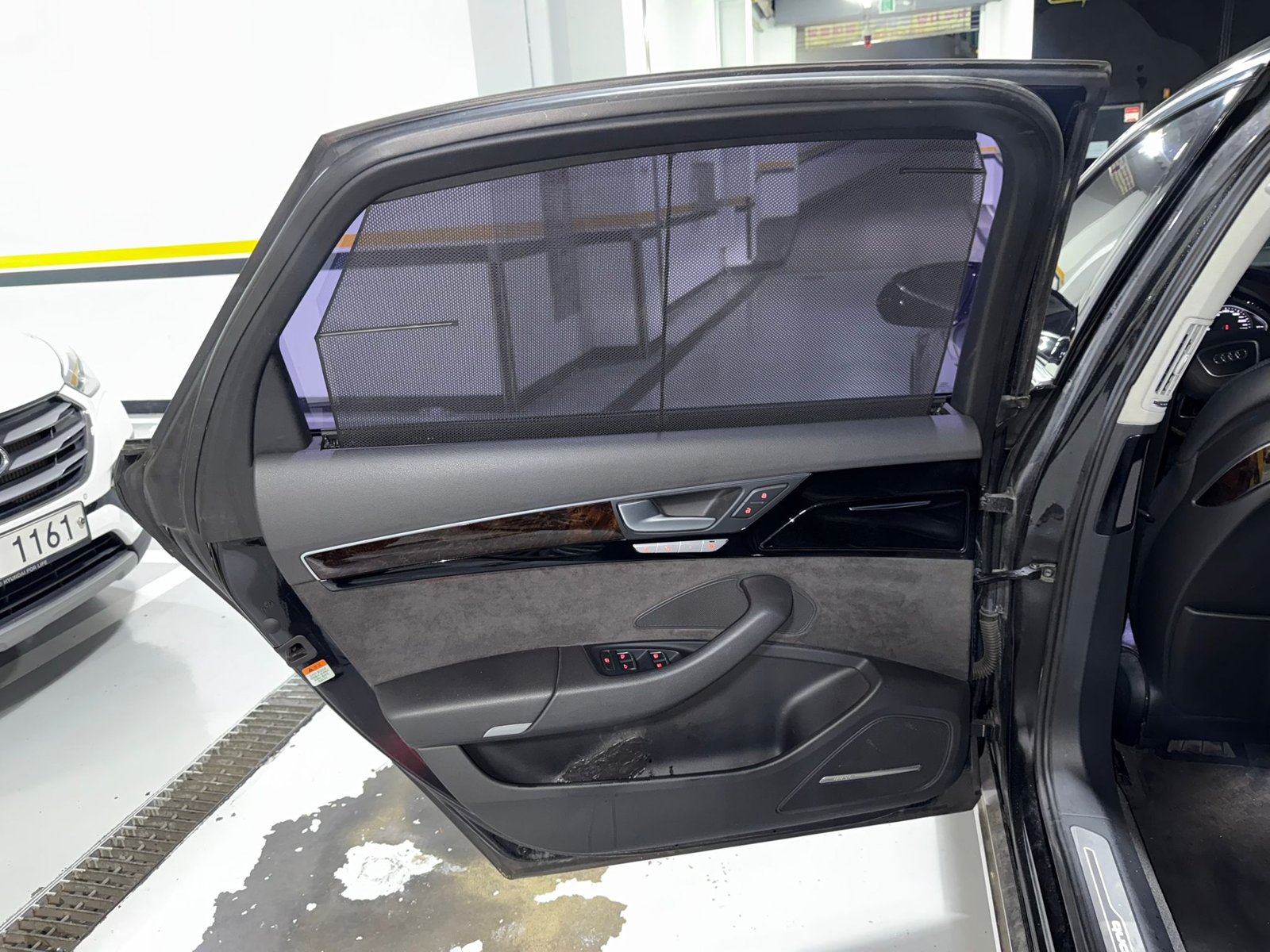 Audi A8 L 50 TDI quattro 2015 - Black — Korean used car export by HD Trading (photo 44)
