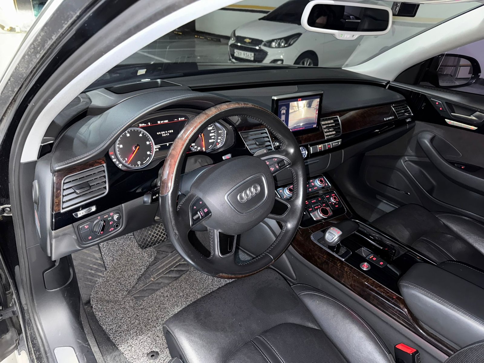 Audi A8 L 50 TDI quattro 2015 - Black — Korean used car export by HD Trading (photo 50)