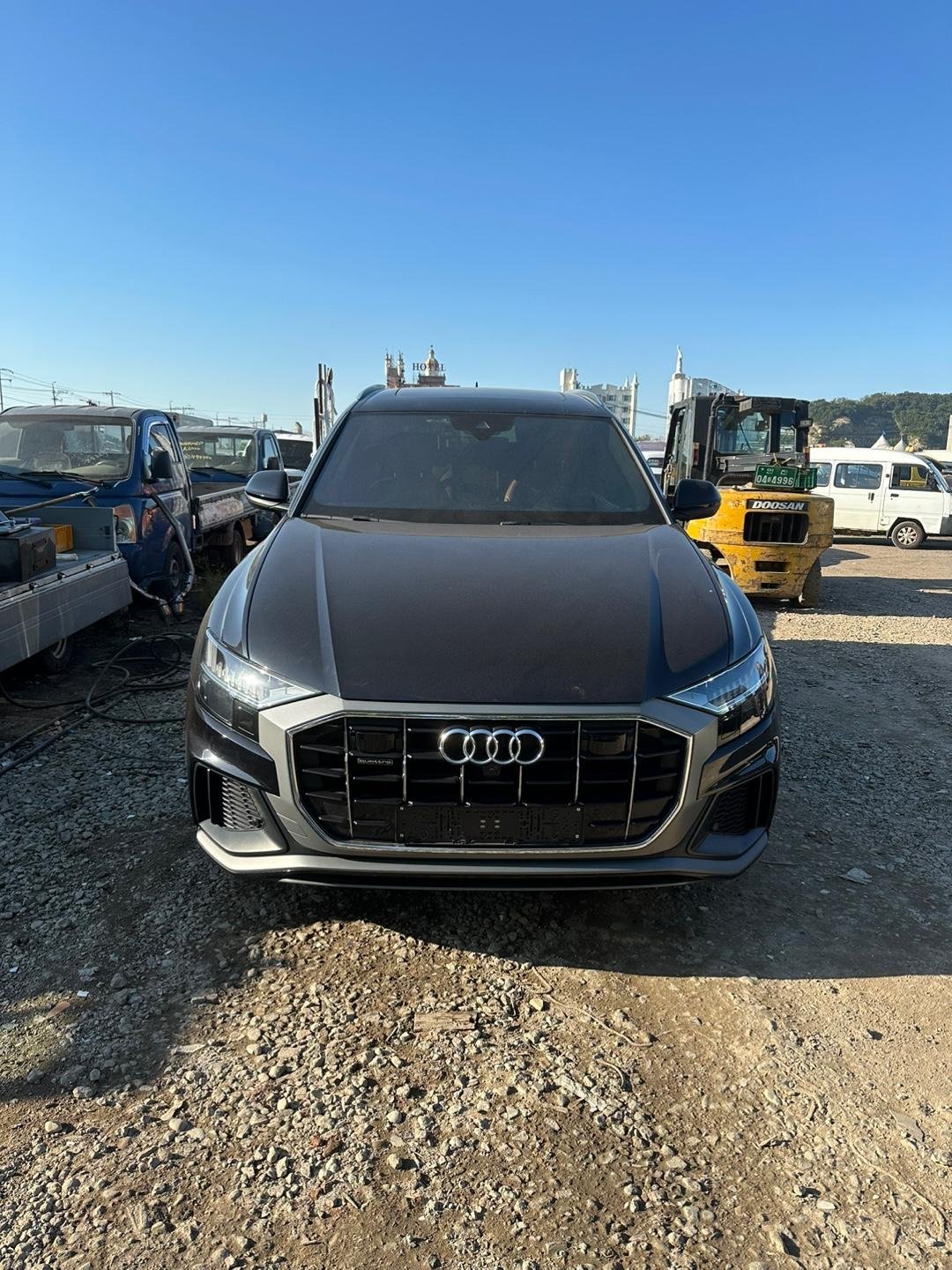 Audi Q8 45 TDI quattro 2020 - black — Korean used car export by HD Trading (photo 1)