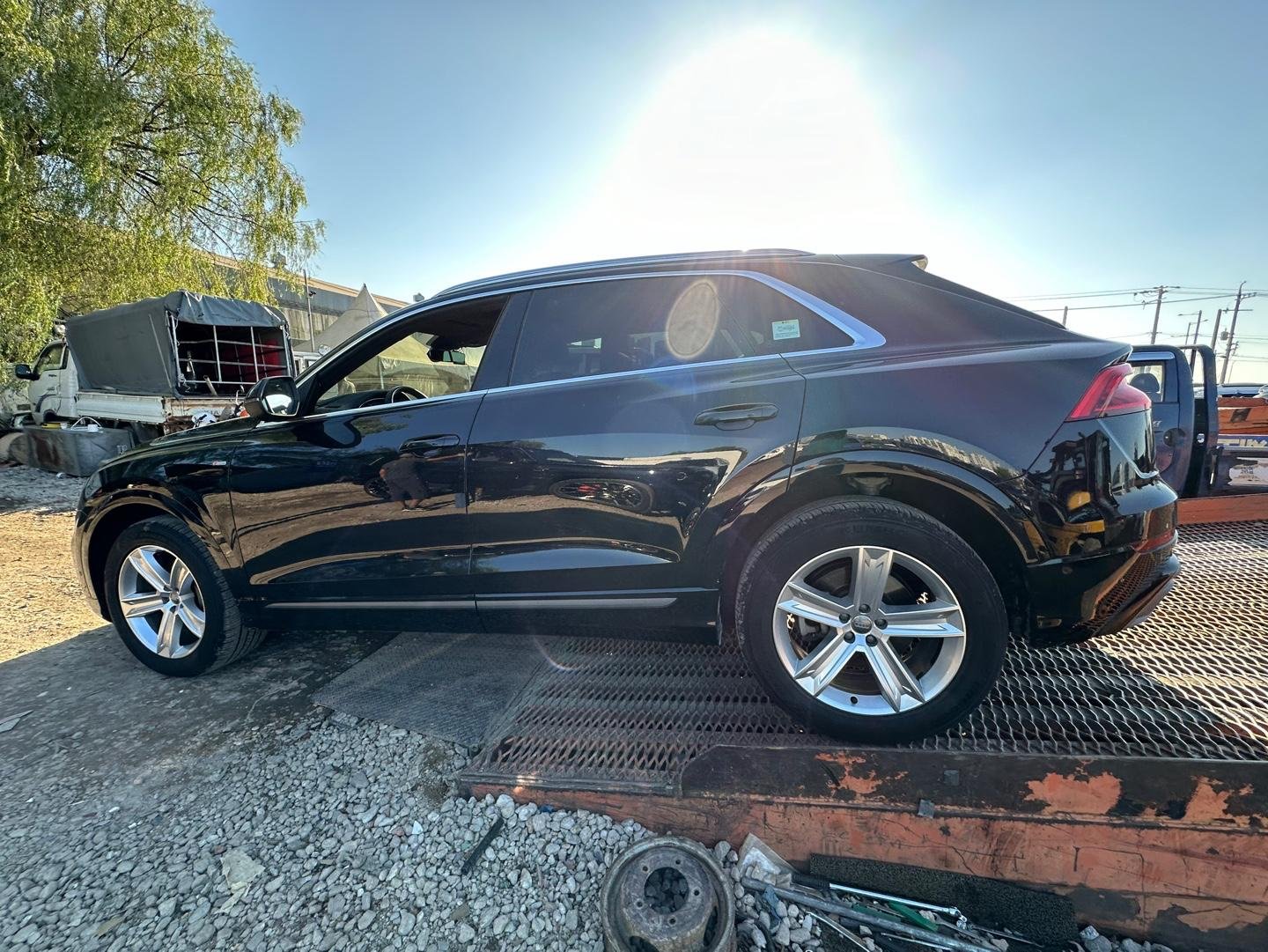 Audi Q8 45 TDI quattro 2020 - black — Korean used car export by HD Trading (photo 3)