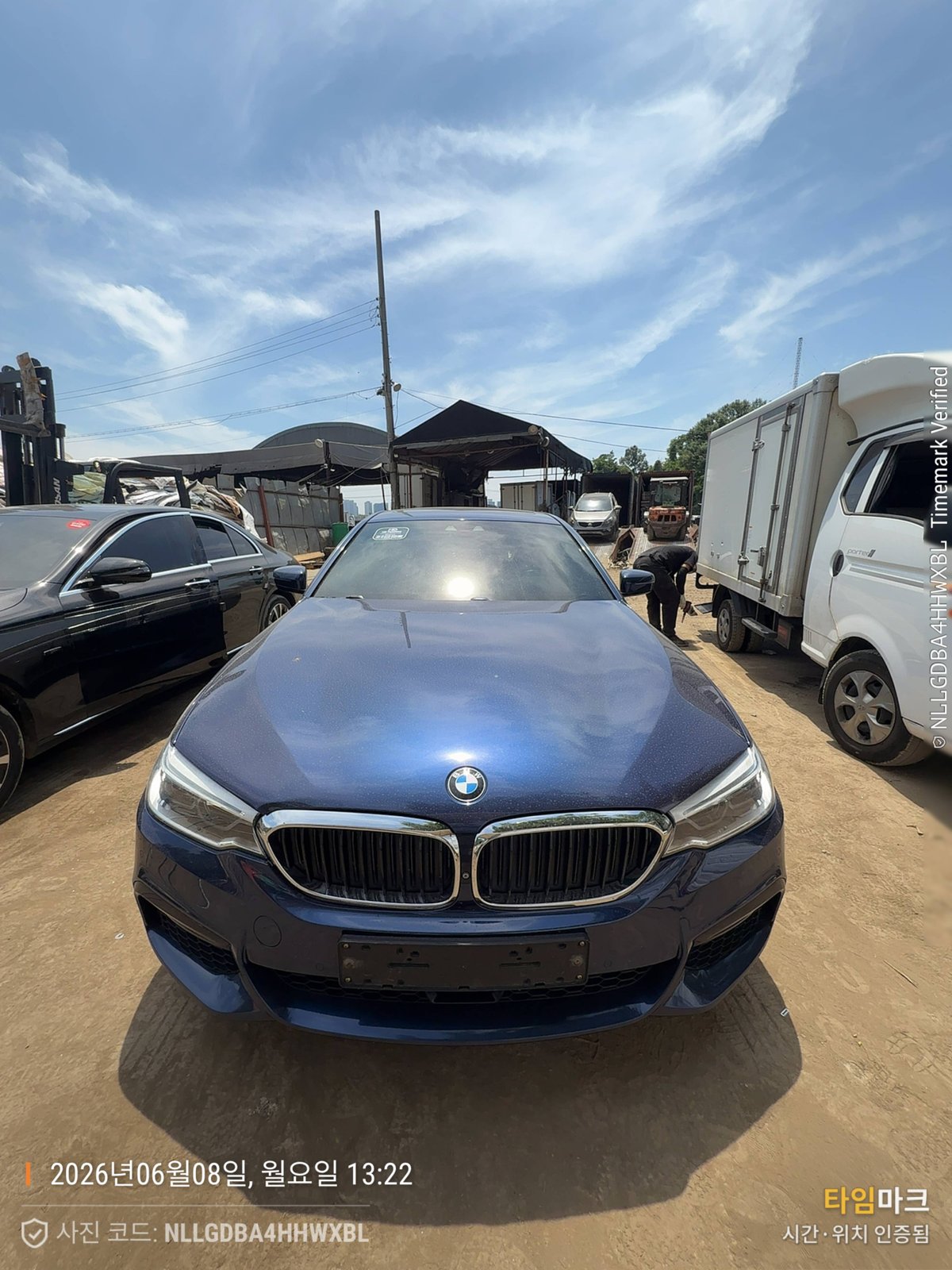 BMW 520d xDrive 2019 - blue — Korean used car export by HD Trading (photo 1)
