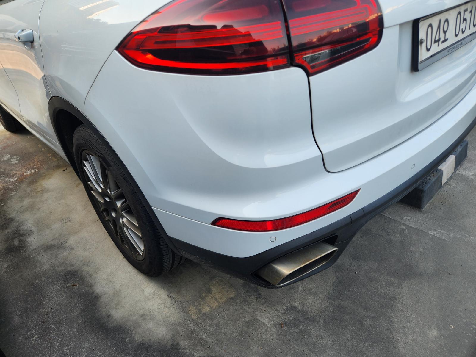 Porsche Cayenne Diesel 2015-2018 - White - HD Trading Korea car export