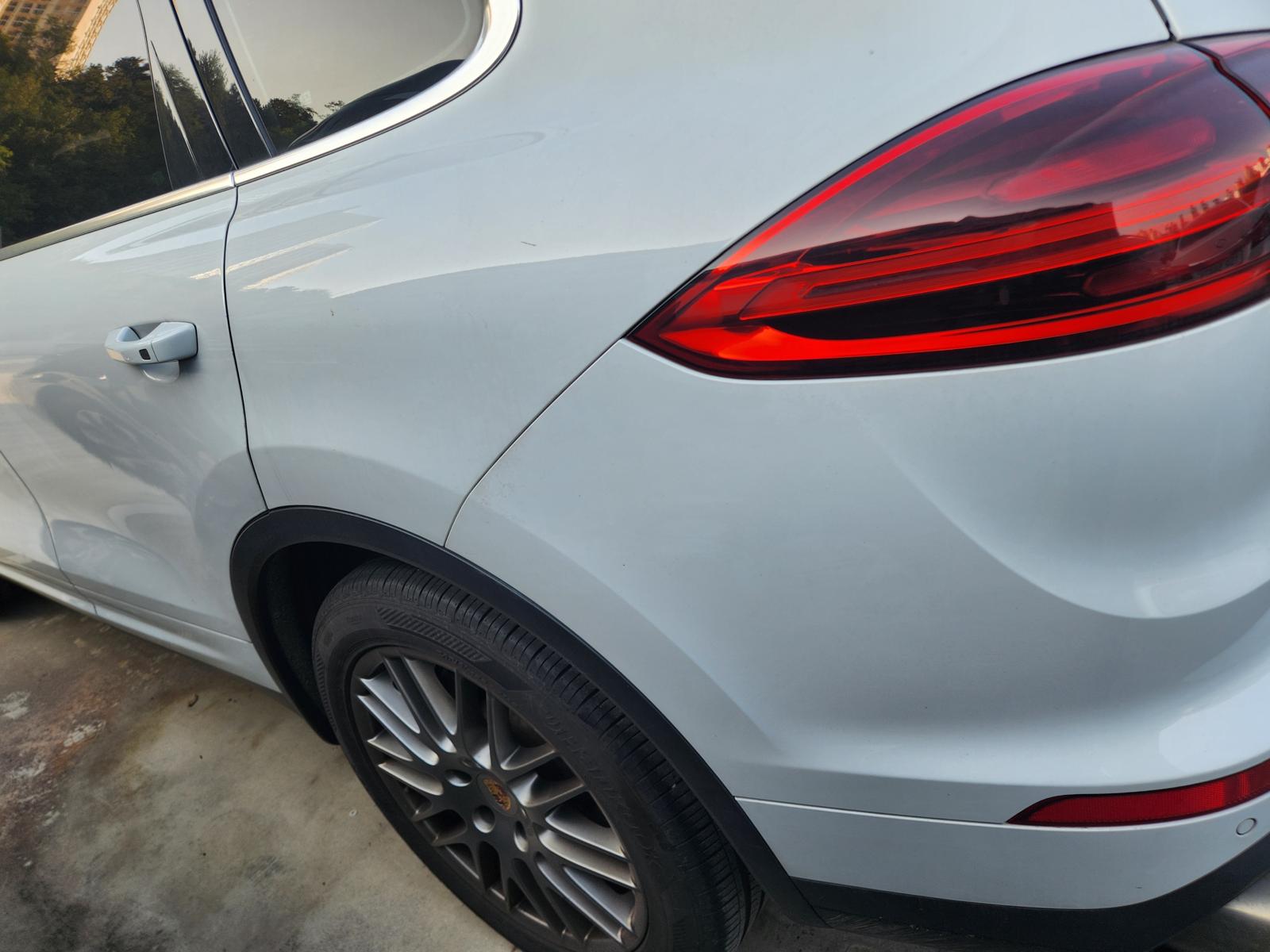 Porsche Cayenne Diesel 2015-2018 - White - HD Trading Korea car export