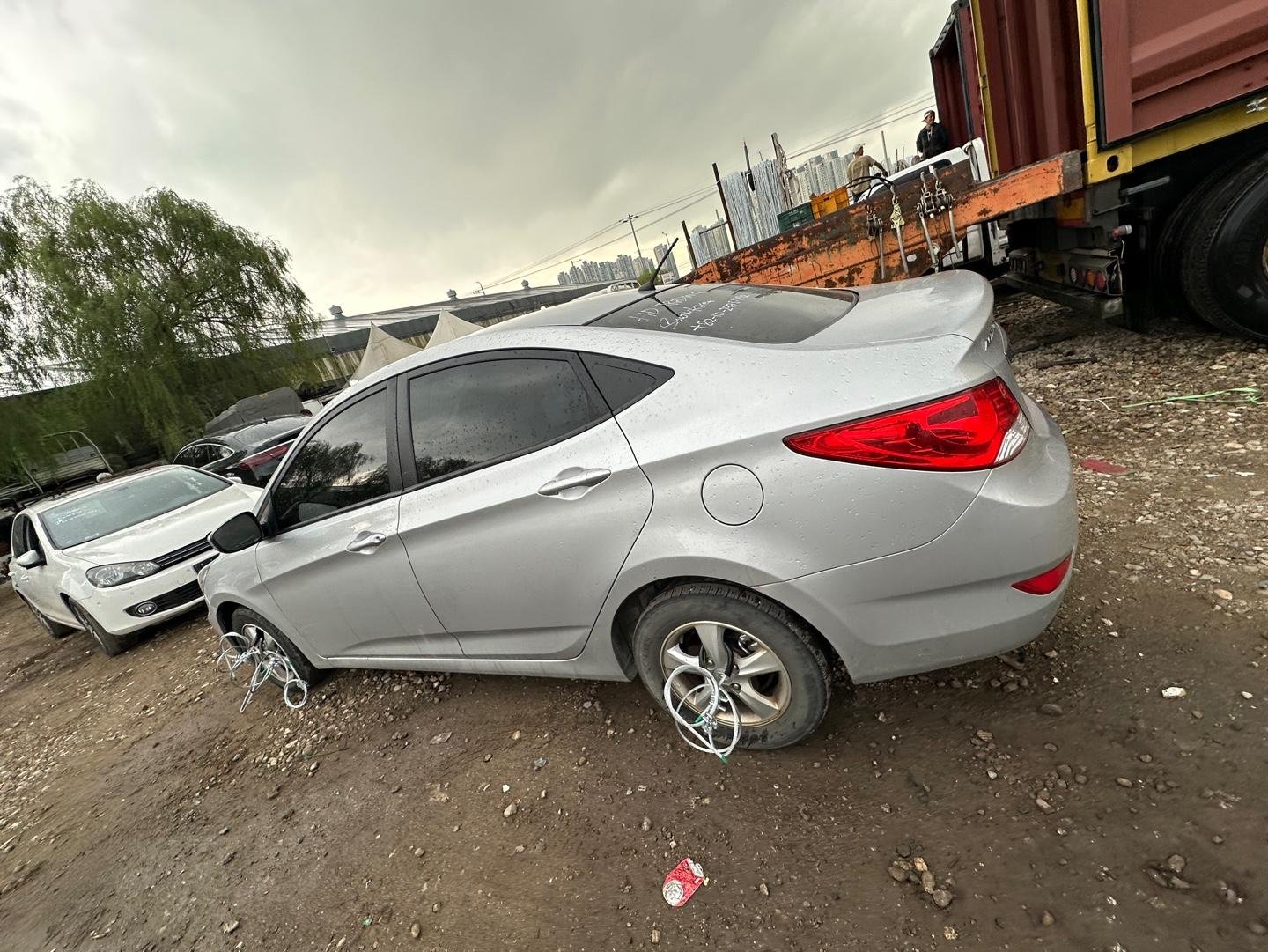 Hyundai Accent 2013 - silver — Korean used car export by HD Trading (photo 2)