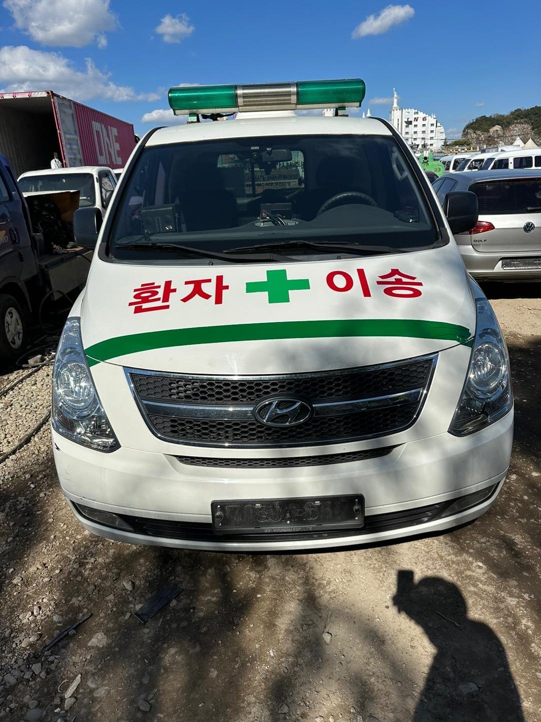 Hyundai Grand Starex (ambulance) 2011 - white — Korean used car export by HD Trading (photo 1)