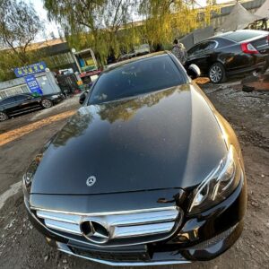Mercedes-Benz E200 (W213) 2017 - black — Korean used car export by HD Trading (photo 1)