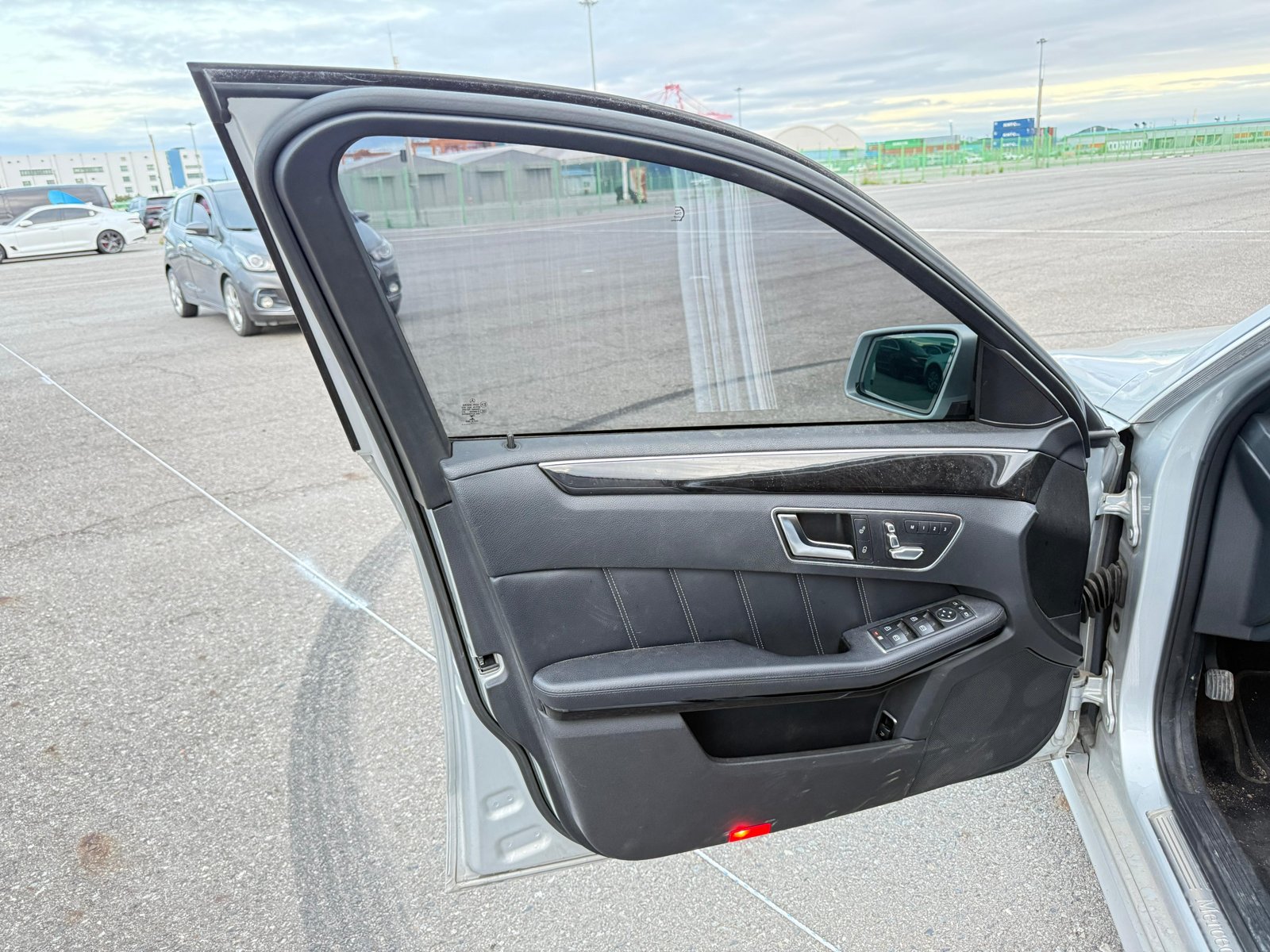 Mercedes-Benz E250 CDI 4MATIC 2014 - Silver — Korean used car export by HD Trading (photo 20)