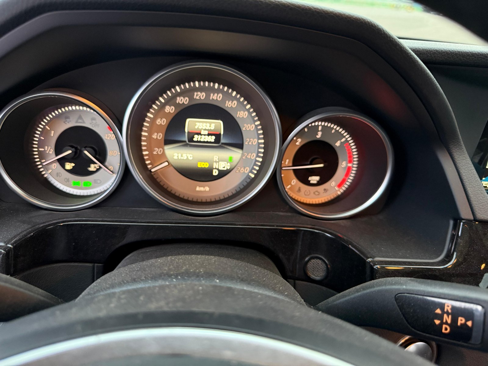Mercedes-Benz E250 CDI 4MATIC 2014 - Silver — Korean used car export by HD Trading (photo 24)