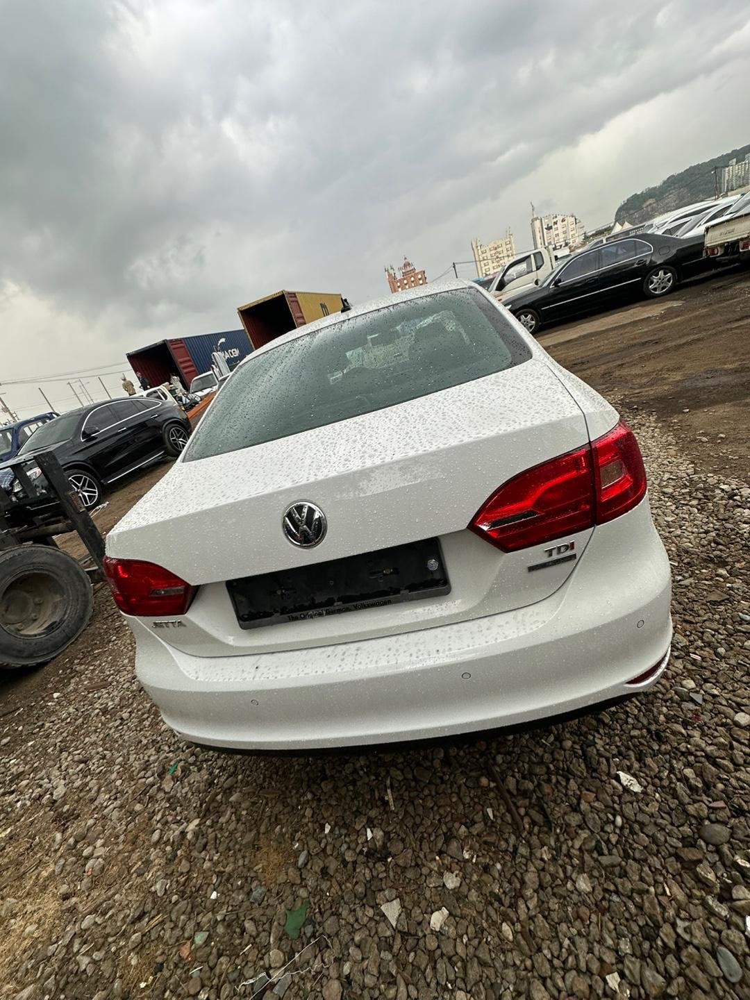 Volkswagen Jetta 2.0 TDI 2013 - white — Korean used car export by HD Trading (photo 4)
