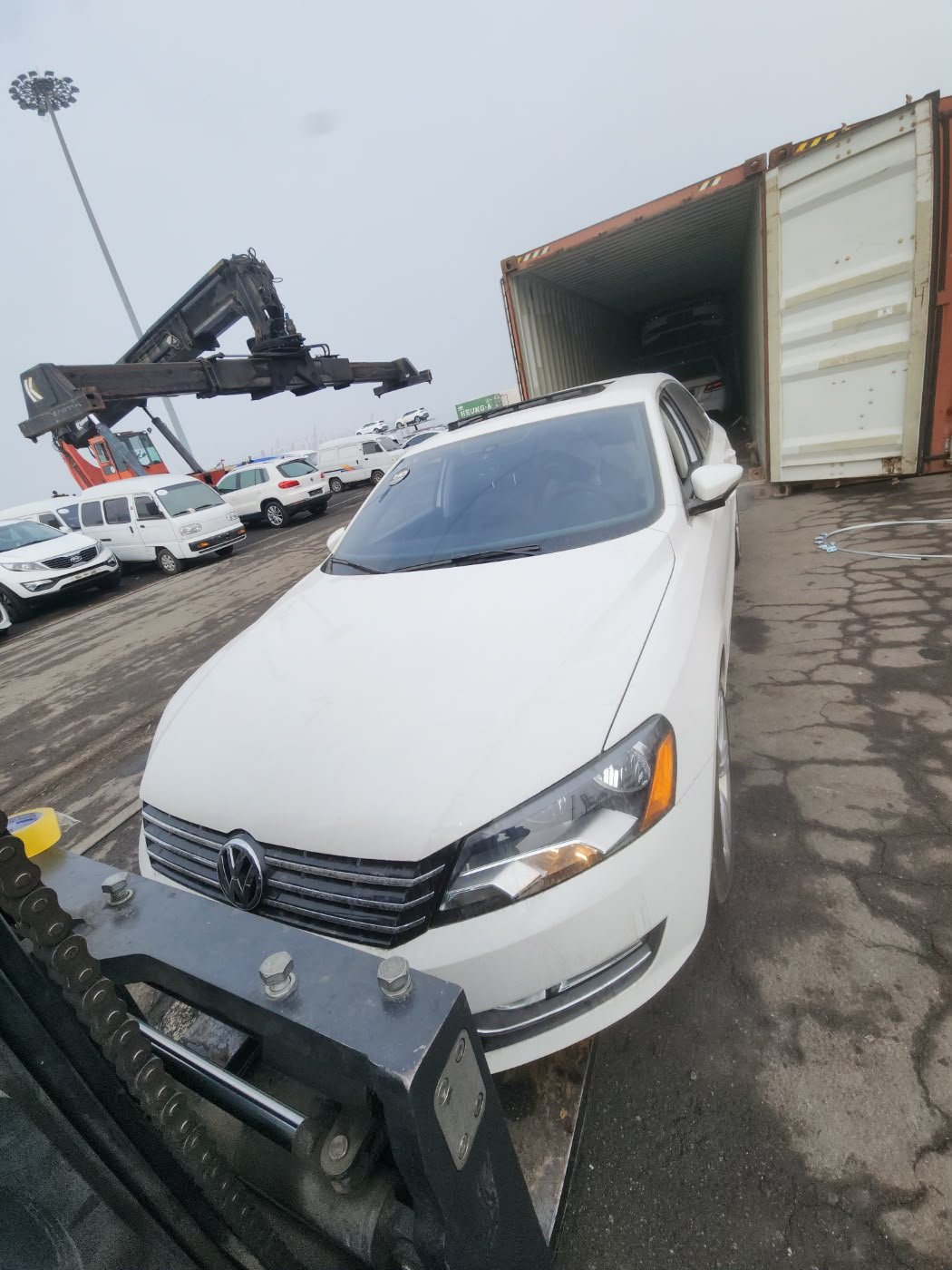 Volkswagen Passat 2.0 TDI 2014 - white — Korean used car export by HD Trading (photo 1)