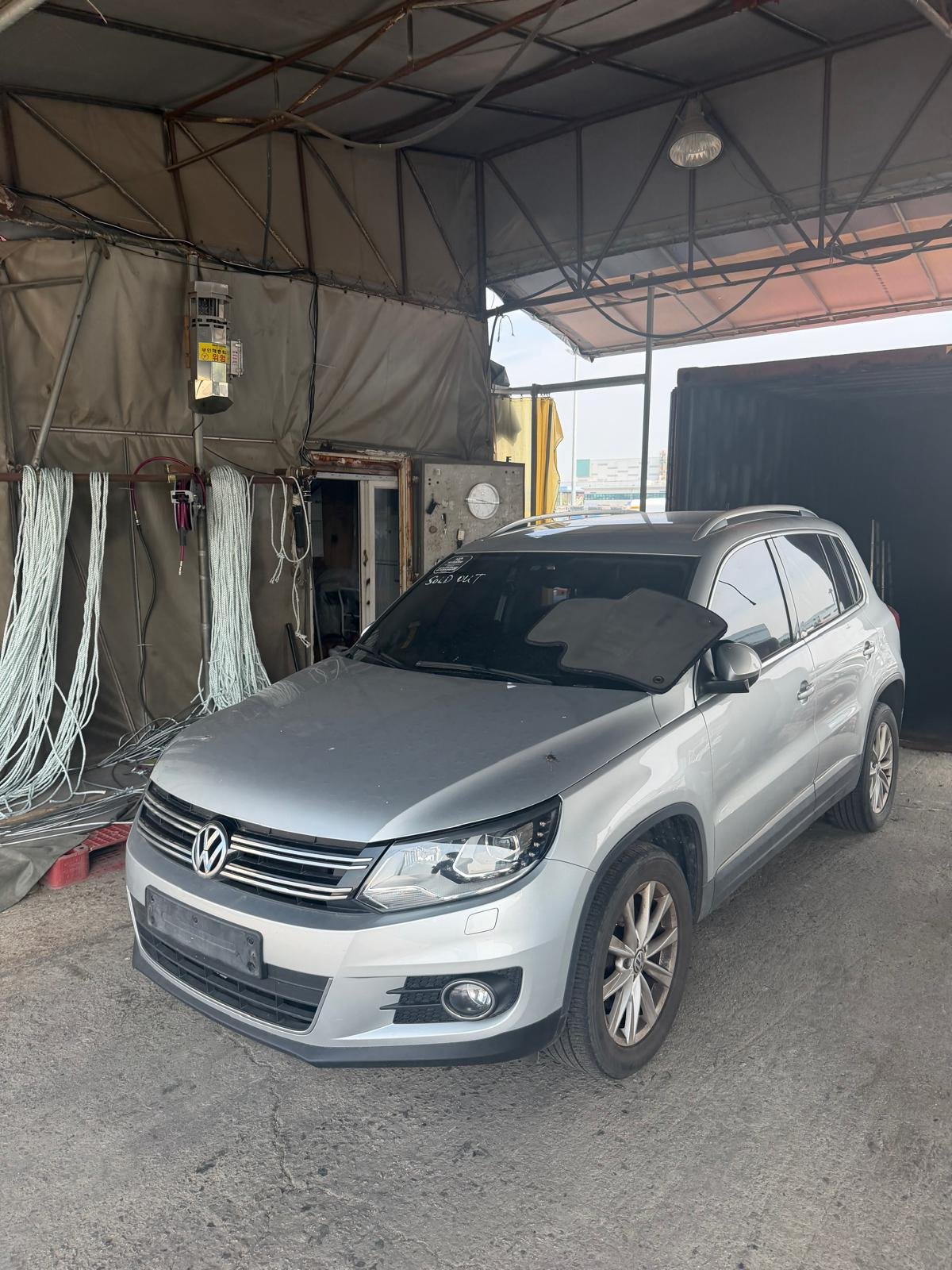 Volkswagen Tiguan 2.0 TDI 4Motion 2015 - silver — Korean used car export by HD Trading (photo 1)