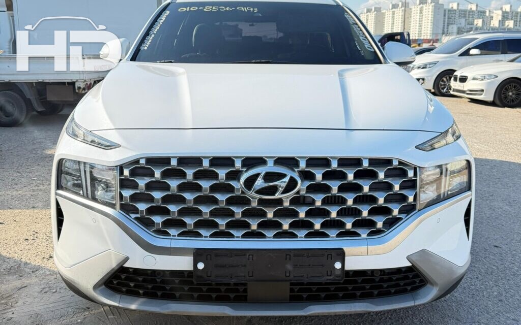 Hyundai Santa Fe 7-Seat 2021 – White